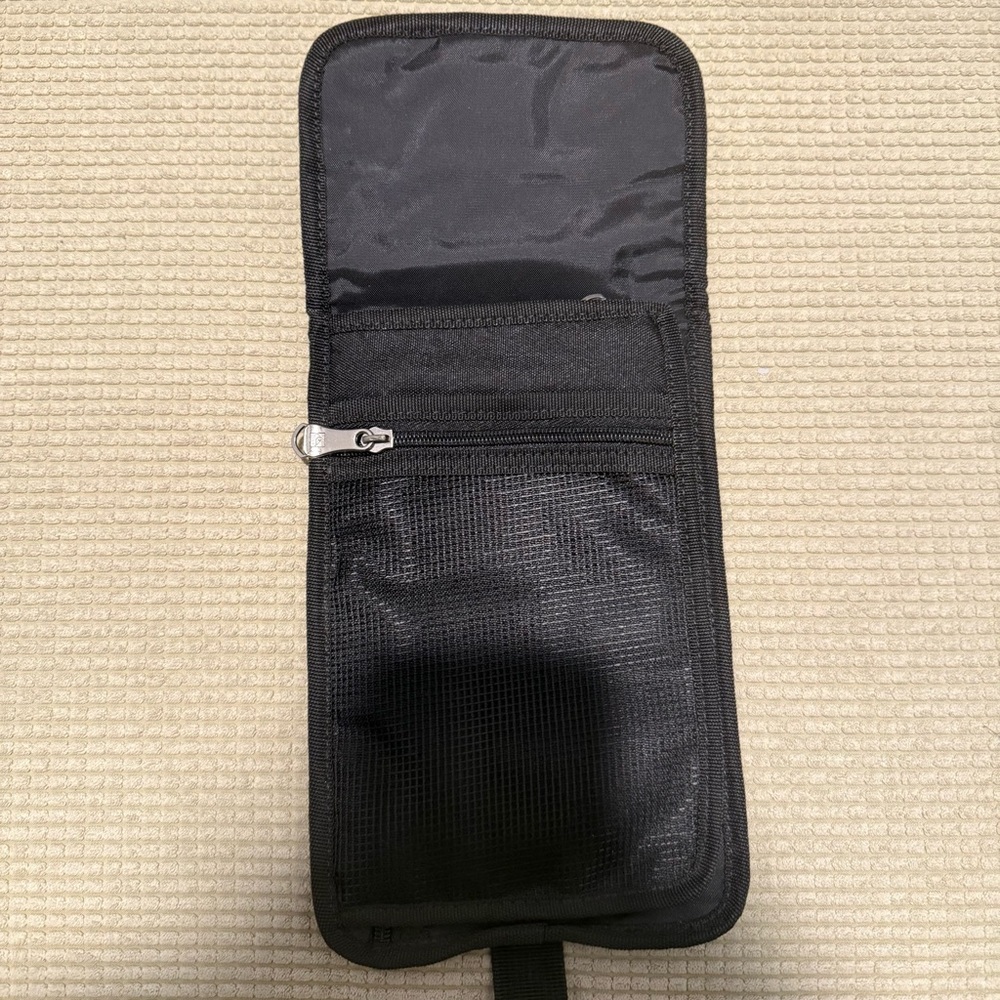Quiksilver Travel/Organizer case - Picture 3 of 5